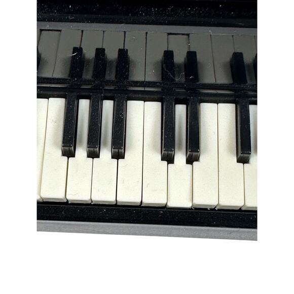 Snoopy and Woodstock Piano 50th Anniversary Peanuts Collection - Picture 7 of 16